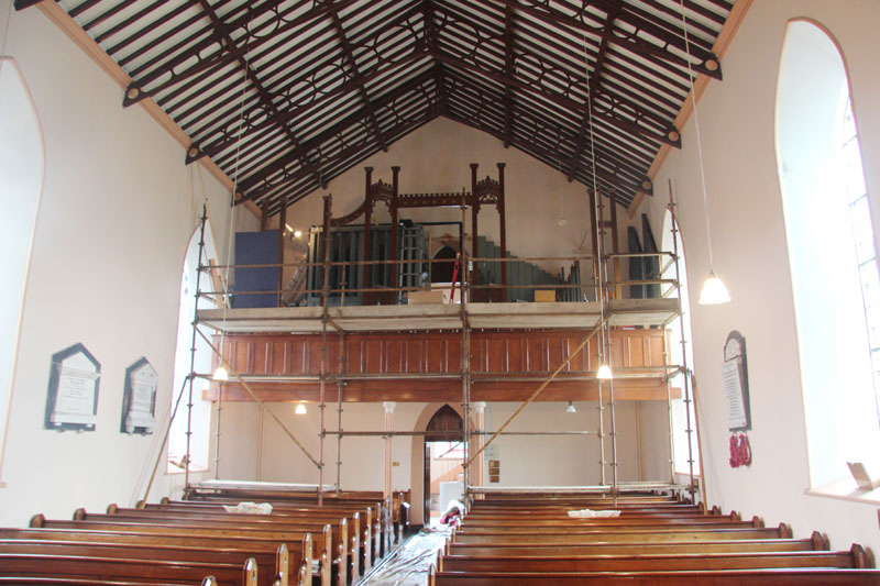 Temporary case by another organbuilder installed 2007 (below) and the construction of the permanent case in 2011