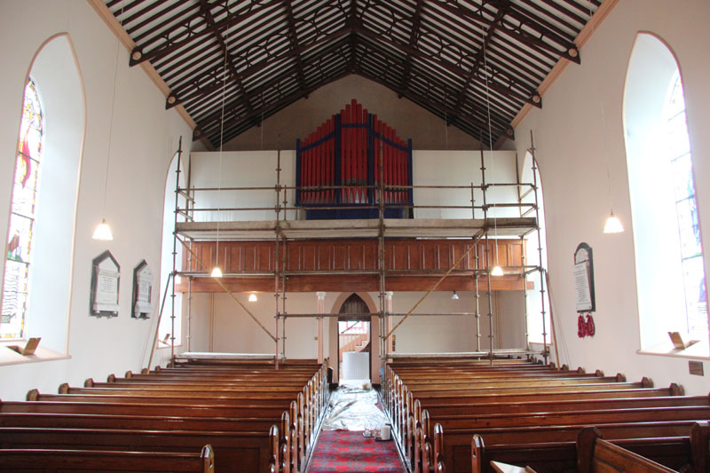 Temporary case by another organbuilder installed 2007 (below) and the construction of the permanent case in 2011