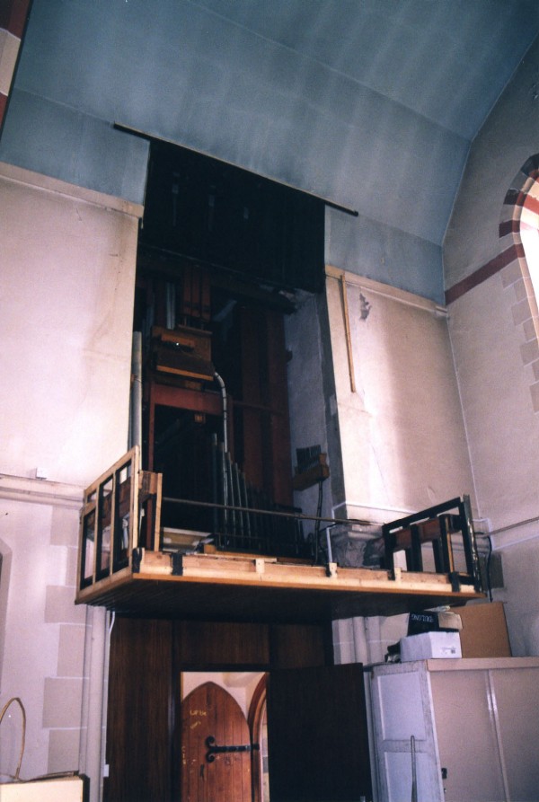 Organ dismantling & new case being erected