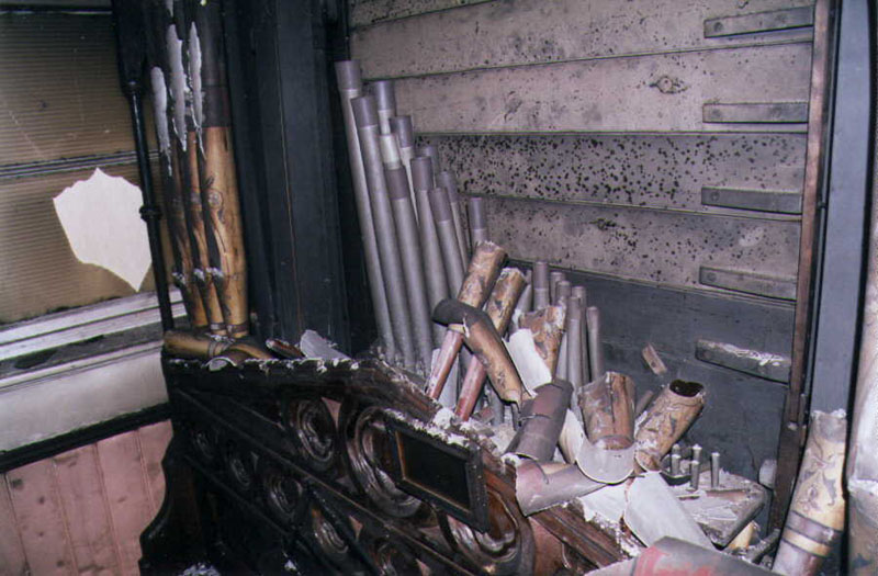 Organ in Aghalee in 2001 before restoration