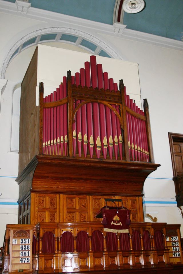 Davies organ available for rehousing