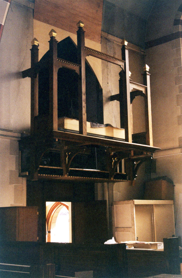 Organ dismantling & new case being erected