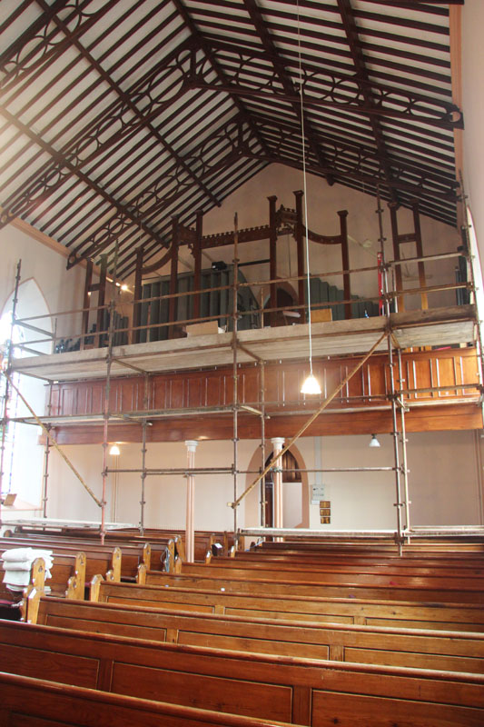 Temporary case by another organbuilder installed 2007 (below) and the construction of the permanent case in 2011