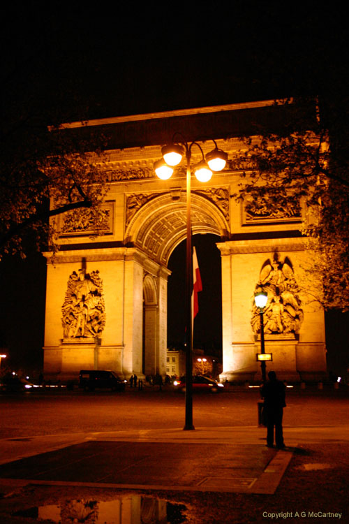 ParisArcdeTriomphe2006Apr_001
