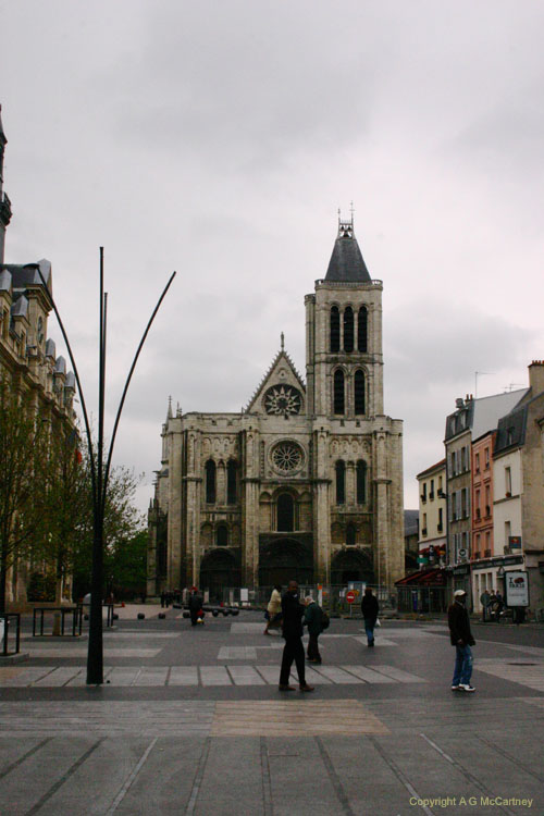 ParisStDenis2006May_001