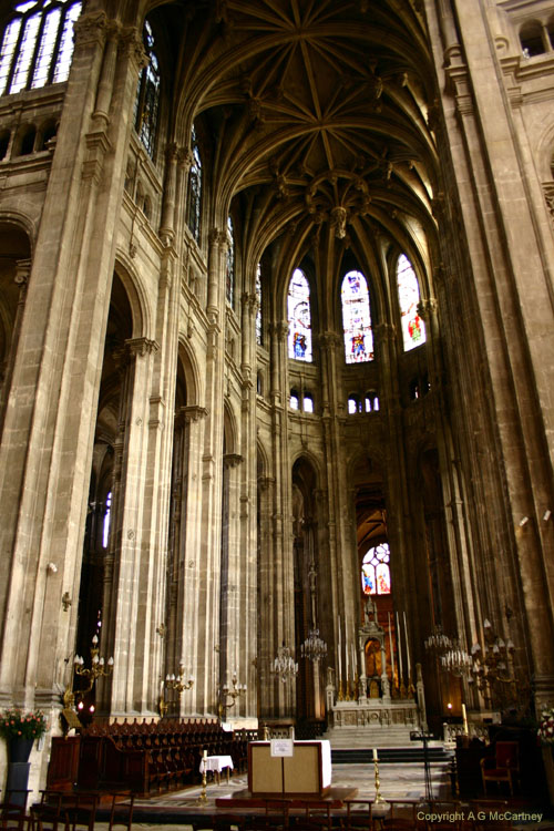 ParisStEustache2006Apr_011