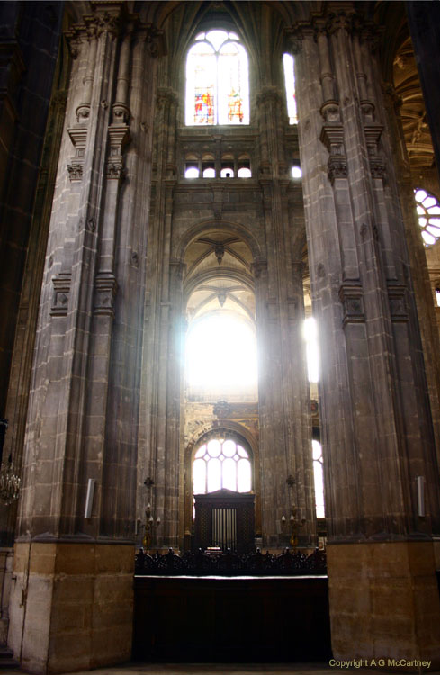 ParisStEustache2006Apr_012