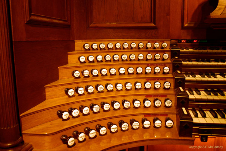 ParisStEustache2006Apr_020