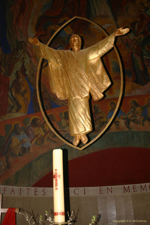 ParisStFerdinanddesTernes2006Apr_012