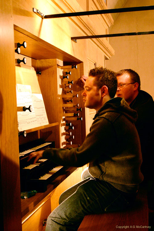 ParisStFerdinanddesTernes2006Apr_015