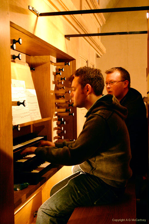 ParisStFerdinanddesTernes2006Apr_016